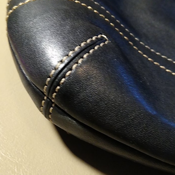 Coach - Picture 5 of 9